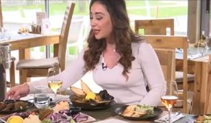 Cu ce au fost înlocuite sarmalele şi salata de boeuf pe litoral. Un meniu de sărbătoare costă 1.000 de lei