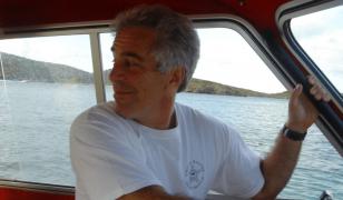 Fete din România în dosarele Epstein. Cotroversatul milionar a trimis zeci de mii € unei femei din Iași