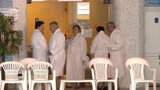 Crăciunul la piscină: românii au schimbat zăpada pe saună, apă sărată și relaxare în stațiuni termale