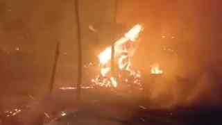 Incendiu la o fermă din apropiere de Caransebeș. Un şopron cu peste 600 de baloți de fân s-a făcut scrum