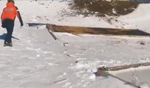 Vânt extrem la Rânca. Avertizarea salvamontiştilor: O secundă de neatenție poate să ducă la un eveniment fatal