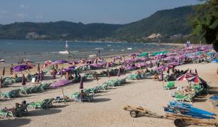 Destinaţiile însorite în care tot mai mulţi români aleg să petreacă Revelionul. Ce ţări sunt în top