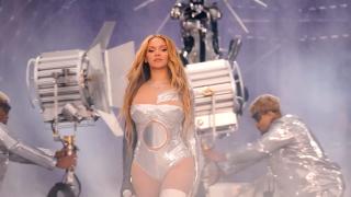 Beyonce a devenit miliardară. Este a cincea muziciană care a intrat în topul celor mai bogaţi oameni