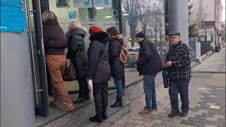 Reducerea de 10% la taxe, amânată în multe orașe. Ghișeele rămân închise la început de an