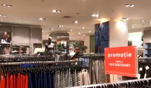 Reducerile de iarnă au scos românii la mall. Sfaturile specialiștilor ca să nu cheltuim inutil