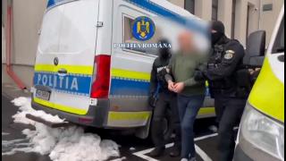 Şi-a ucis fratele pentru o datorie de 200 de lei, apoi s-a predat poliţiei. Crimă oribilă în Capitală