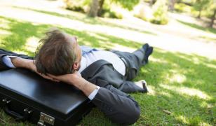 După vacanţă, înapoi la muncă. Câte zile libere mai au angajaţii în 2026