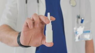 Spray-ul nazal, de la salvare la probleme serioase de sănătate. De ce nu trebuie folosit mai mult de 7 zile