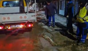 Canalizare de coșmar în satul argeşean Smeura: străzile pline de gropi și noroi: 