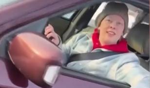 "Vrei să ne ataci?". Ofiţerul ICE care a împuşcat în faţă o tânără mamă a filmat momentul cu telefonul mobil