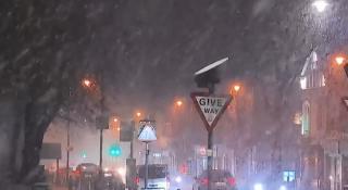 Ger năprasnic şi furtuni cu forţă de uragan au îngenunchiat Europa: 