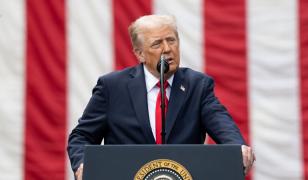 SUA analizează o posibilă intervenție în Iran. Trump: "Ne gândim la opţiuni foarte puternice"