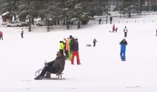 Ce greșeli banale fac turiștii pe derdelușuri. Sfatul salvamontiștilor