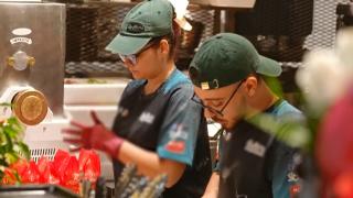 Românii caută al doilea job. Câţi bani pot face ca şofer de ride sharing