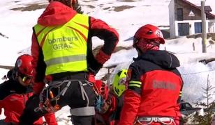 Salvamontist, bătut de un turist nervos că nu a fost ajutat să găsească telefonul soţiei, pierdut în zăpadă