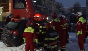 Tânăr de 25 de ani, în stare gravă după ce a forţat trecerea la nivelul căii ferate şi a fost lovit de tren
