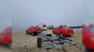 Marinar dispărut în Dunăre, căutat cu scafandri și bărci. Misiunea salvatorilor, îngreunată de ceaţă şi ger