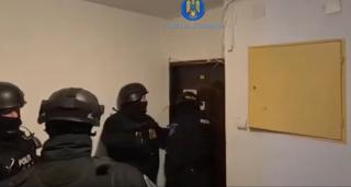 Un tânăr și-a pus pe telefonul lui cardul străbunicului și a comandat mâncare de 14.000 lei pe Glovo