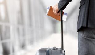 Drepturi noi pentru pasageri. Locuri gratuite lângă copii, despăgubiri rapide şi check-in fără costuri extra