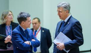 Cum s-ar putea implica România în apărarea Groenlandei. Anunțul lui Nicușor Dan