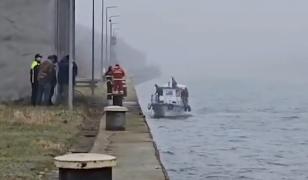 Fată de 15 ani, dată dispărută după ce nu a mai ajuns la şcoală. Obiectele personale, găsite pe pod