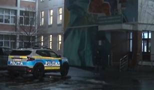 Primele ipoteze în cazul elevului găsit inconştient în baia unui liceu din Bucureşti. Ce ar fi consumat