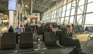 Reguli noi pentru zboruri în UE. Despăgubiri de până la 600 € pentru întârzieri de peste trei ore