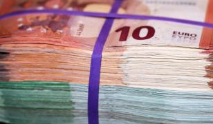 O parte din banii din Pilonul II de pensii ar putea ajunge la companiile româneşti care vor să se extindă