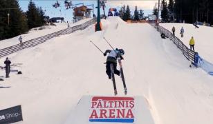Adrenalină la altitudine la Păltiniș. Pe schiuri sau snowboard, sportivii s-au întrecut în trucuri extreme