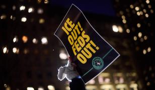 Protestele împotriva agenților ICE se extind rapid în Statele Unite. Trump continuă să critice victimele