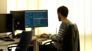 Inteligența artificială schimbă piața muncii. Ce locuri de muncă dispar și care se transformă