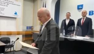 Jurământ depus de un consilier local la Brăila: "Subsemnatul Popa Petrică Costel, consilier la, la, la…"