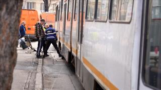 Dezastrul STB: datorii uriașe și mijloace de transport fără piese de schimb. Două tramvaie deraiate într-o zi