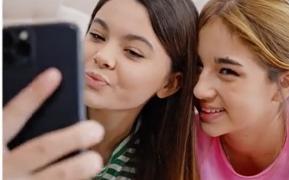 România vrea să interzică accesul copiilor sub 16 ani pe reţelele de socializare. Ce legi există în Europa