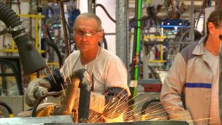 Compania din România care le oferă 40.000 de euro angajaţilor care îşi dau demisia