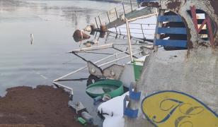 Alertă de poluare cu produse petroliere pe Dunăre, la Giurgiu, după ce o barjă s-a scufundat