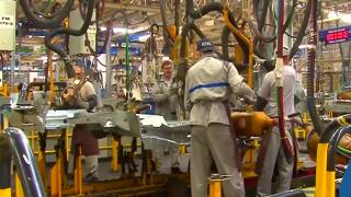 Angajaţii Dacia care refuză zecile de mii de euro pentru a demisiona. "Mai sunt apt de muncă"