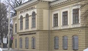 Investiţii inutile în statul român. Clădiri reabilitate cu milioane de lei zac închise de 15 ani