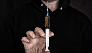 Elevii şi părinţii din Botoşani, avertizaţi despre pericolul dependenţelor, într-o campanie naţională