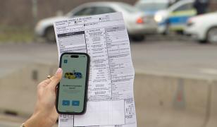 Aplicaţia în care îţi poţi plăti asigurările, vinde maşina sau să faci constatarea unui accident