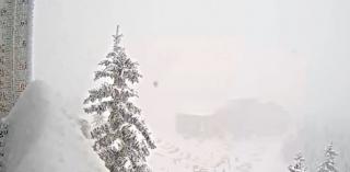 Vremea rea a pus stăpânire pe întreagă Europă. Inundaţii în Franţa şi avalanşe în Alpi