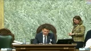 Gafă în plenul Parlamentului: 