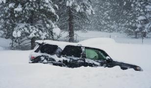 Europa, lovită de ninsori şi inundaţii: "Situaţia este foarte rea"