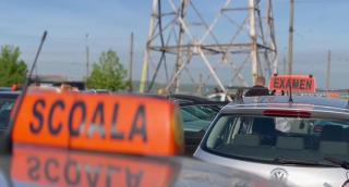 S-a dus băut la examenul auto. Tânărul din Neamț a mai rămas pieton o vreme