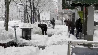 Zonele în care va ninge în weekend. În București, temperaturile scad la -3 grade