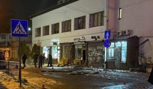 Un mort şi 15 răniţi în urma unui posibil 