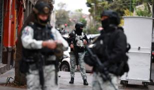 Răzbunare sângeroasă a cartelului Jalisco după ce armata i-a ucis liderul: traficantul El Mencho