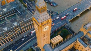 Românii care vor să meargă în UK trebuie să plătească 16 lire pentru un act. Cum se poate obţine