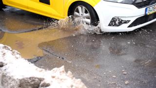 Experiment Observator: Capitala, sub asediul gropilor. Care sunt cele mai periculoase zone pentru soferi