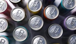 Încă o ţară interzice energizantele minorilor sub 16 ani. Noi restricţii pentru băuturile cu multă cofeină